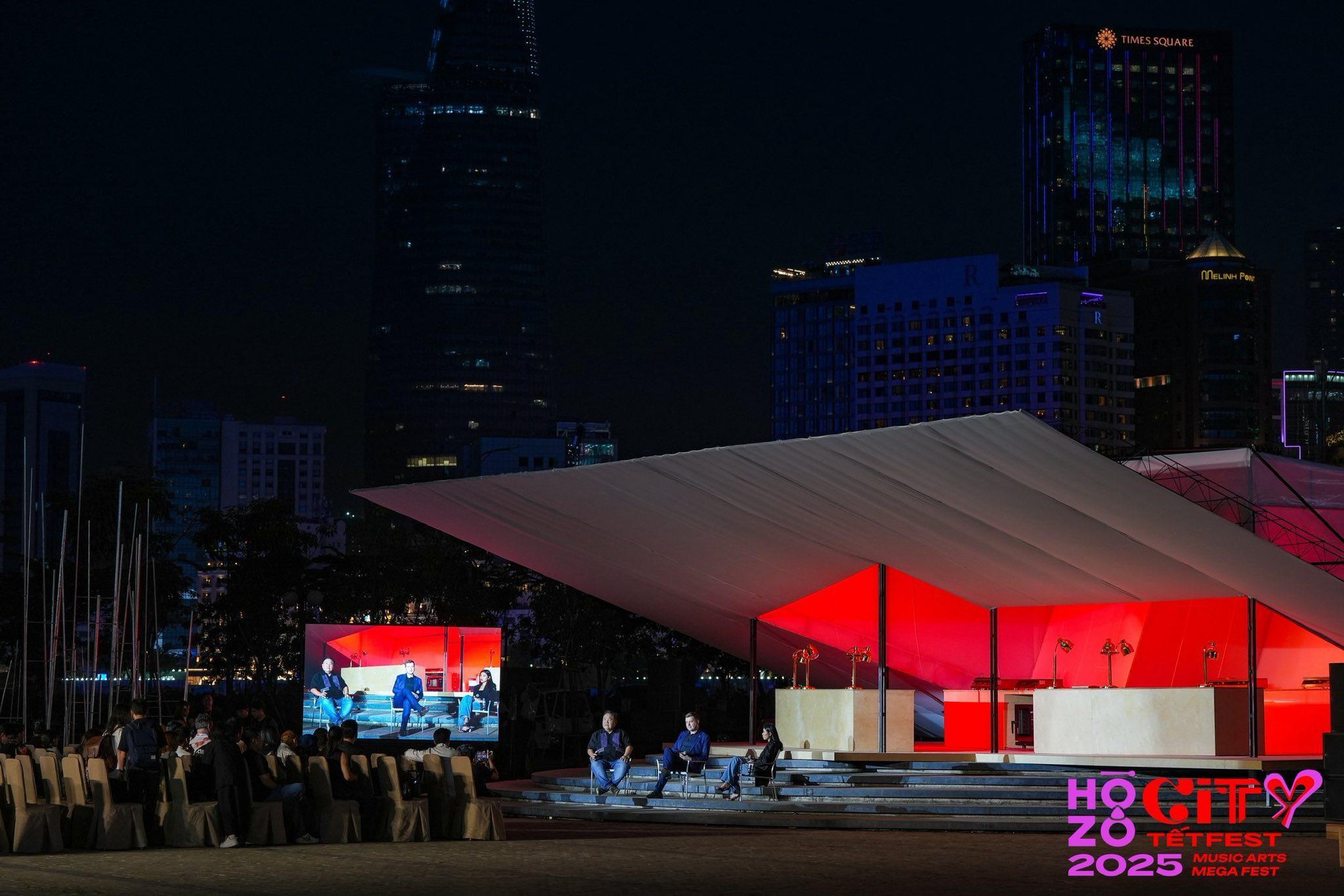 Dư âm CITY TẾT FEST 2025: Khi hàng vạn người trẻ tìm thấy “nhịp đập chung” giữa lòng thành phố - Ảnh 3. Dư âm CITY TẾT FEST 2025: Khi hàng vạn người trẻ tìm thấy “nhịp đập chung” giữa lòng thành phố - Ảnh 3.