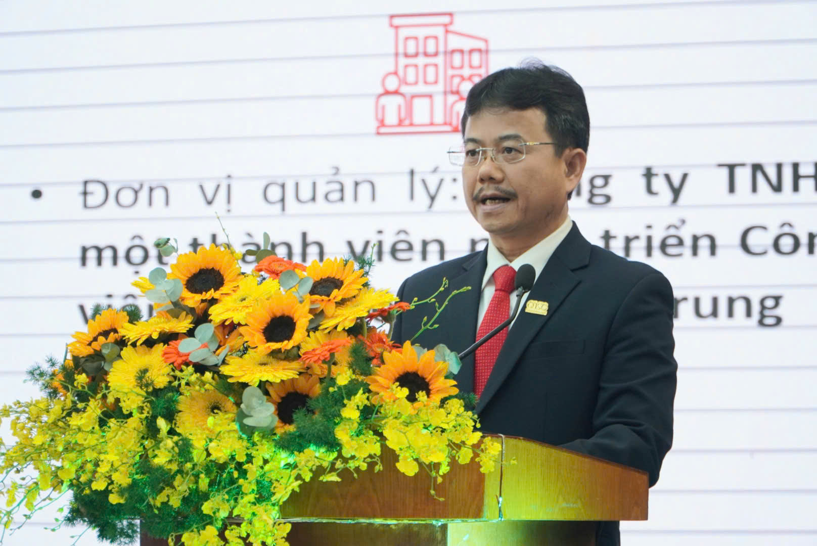 Chủ tịch UBND TPHCM giao 3 "đơn đặt hàng" lớn cho Công viên phần mềm Quang Trung   - Ảnh 3.