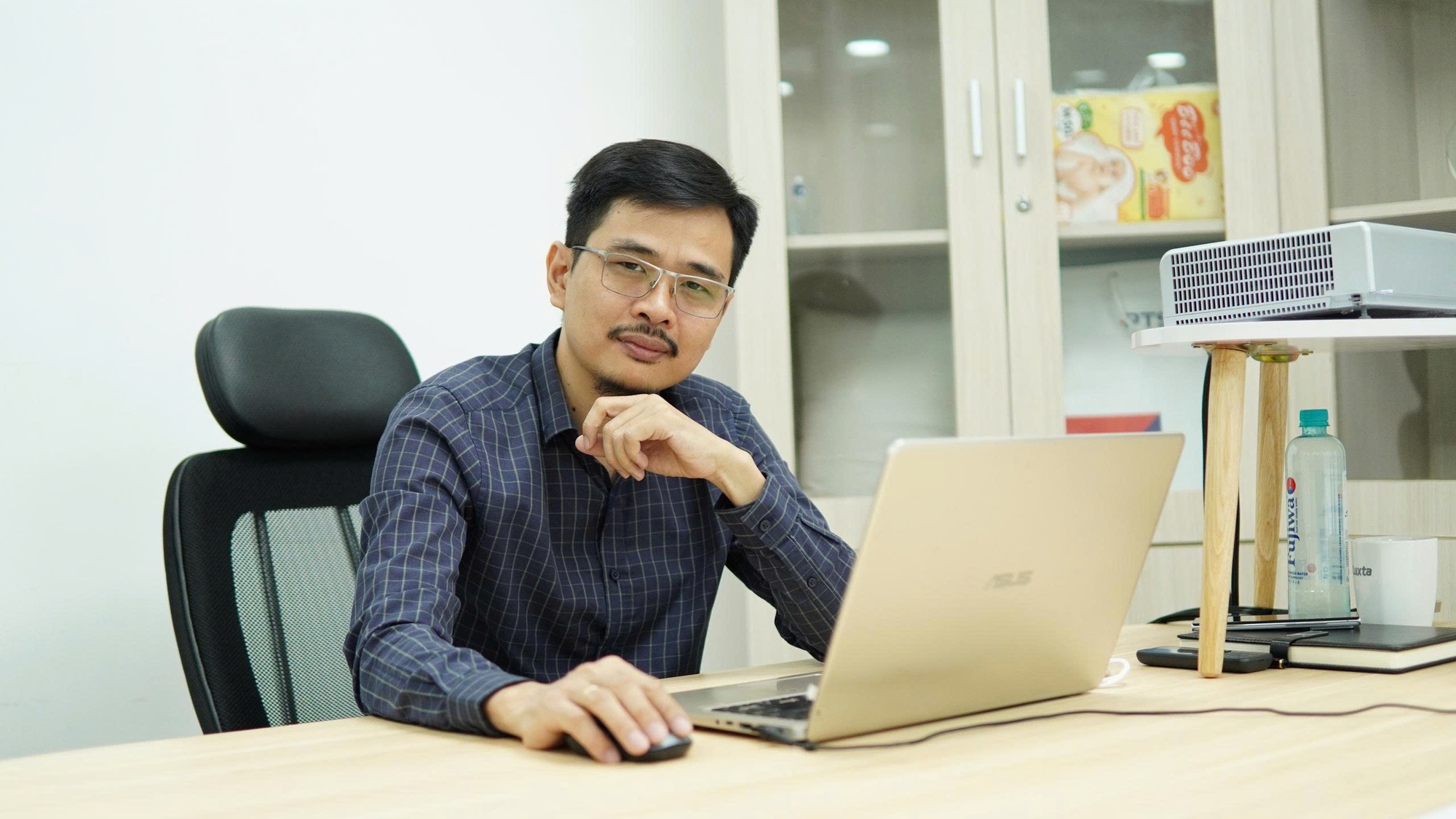 Thời đại AI: Khi agency không còn bán “giờ làm việc” mà bán “kiềng 3 chân” - Ảnh 3.