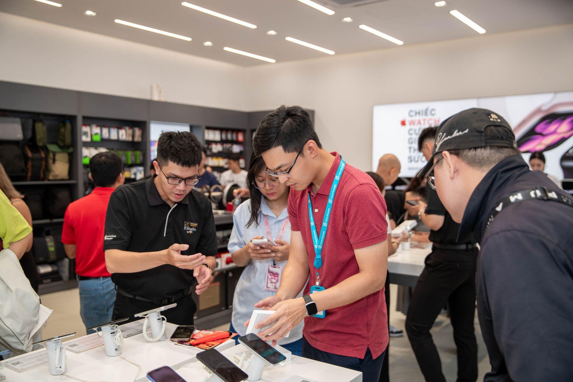 Tham gia chương trình dùng thử iPhone 15 chỉ với 30.000 đồng/ngày tại FPT Shop- Ảnh 1.