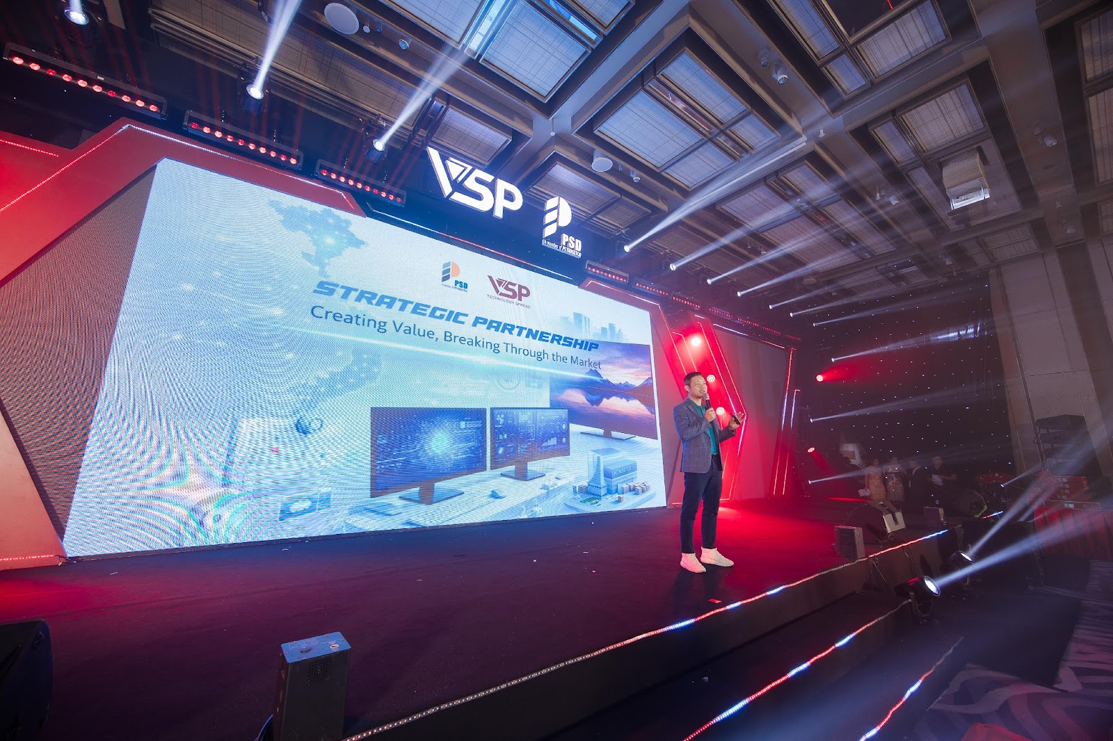 Liên minh VSP - PSD: Đưa linh kiện và Tivi VSP phủ sóng rộng khắp toàn quốc - Ảnh 2. Liên minh VSP - PSD: Đưa linh kiện và Tivi VSP phủ sóng rộng khắp toàn quốc - Ảnh 2.