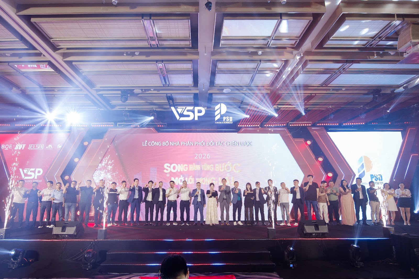 Liên minh VSP - PSD: Đưa linh kiện và Tivi VSP phủ sóng rộng khắp toàn quốc - Ảnh 4. Liên minh VSP - PSD: Đưa linh kiện và Tivi VSP phủ sóng rộng khắp toàn quốc - Ảnh 4.